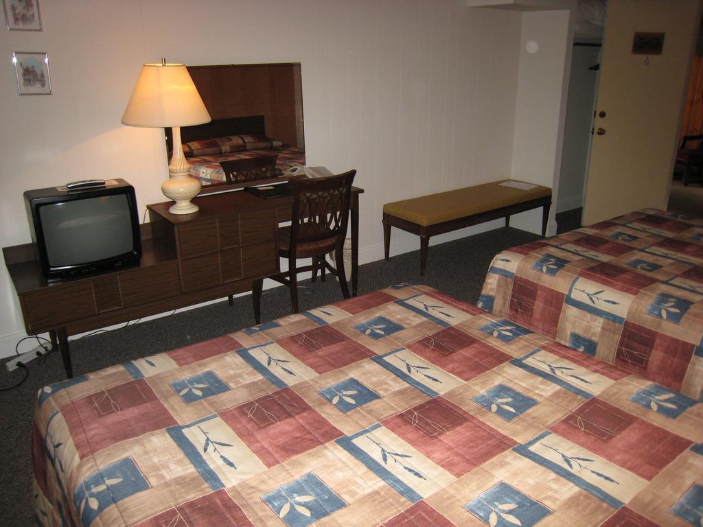 Downtowner Motor Inn Creston Quarto foto